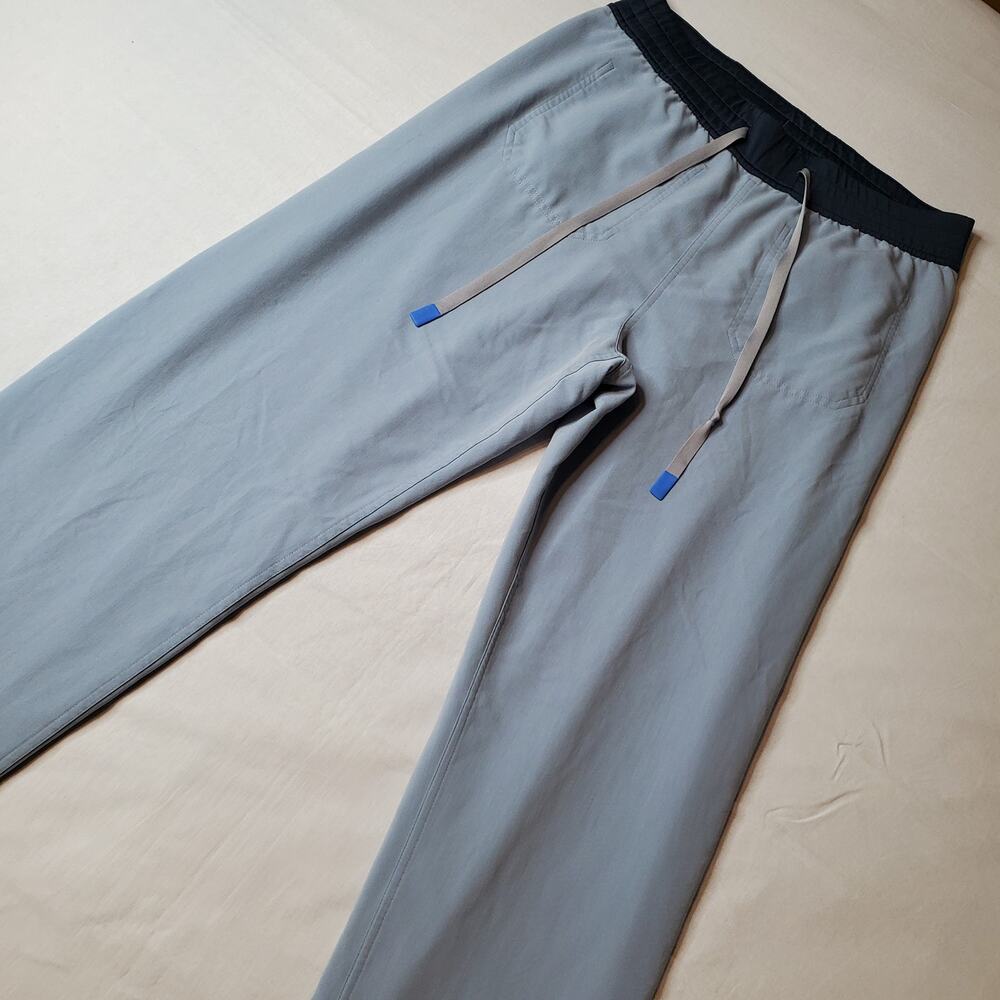 Figs Women's Size LT Technical Collection Yendi Reversible Scrub Pants Blue